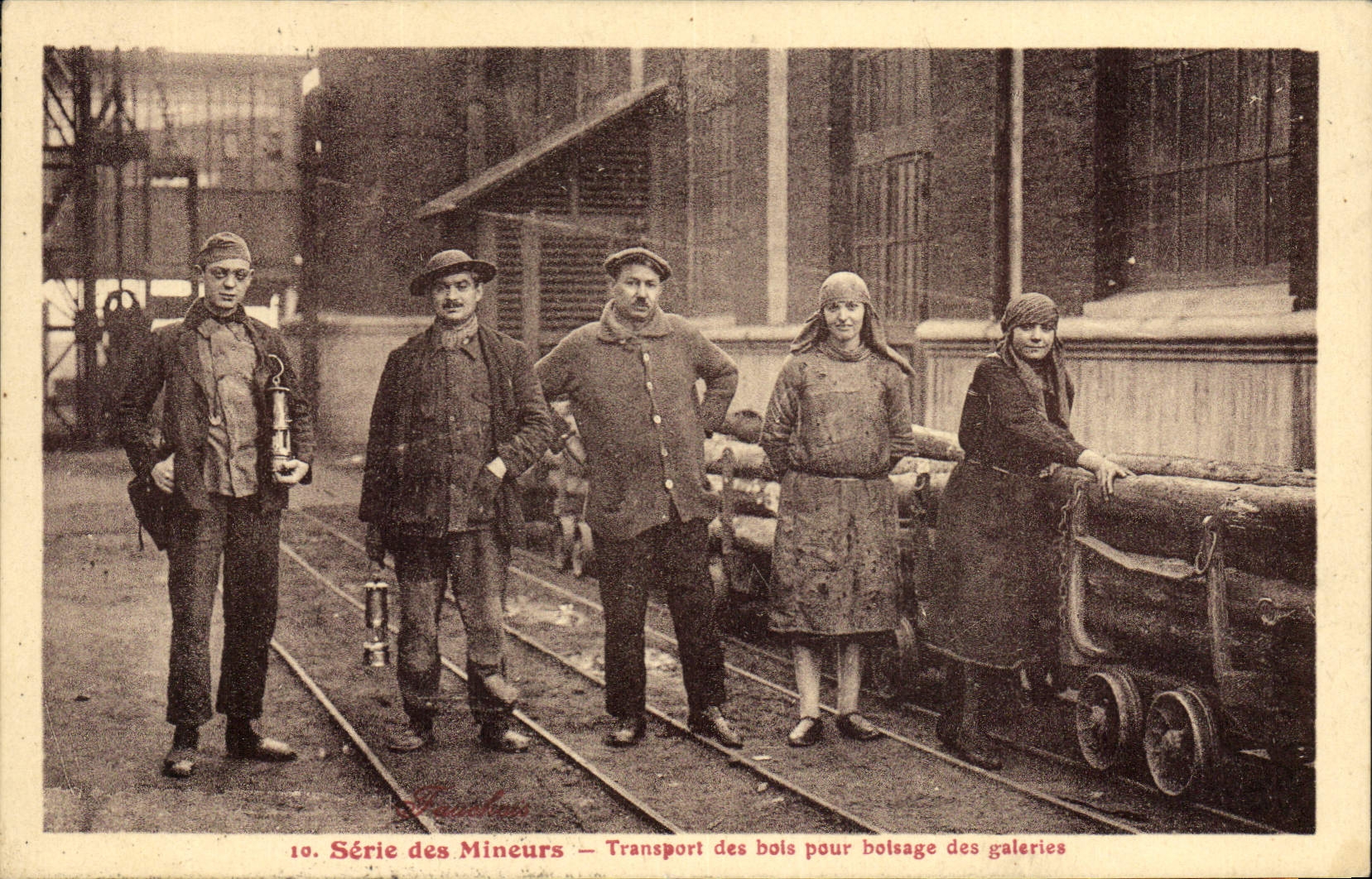 Mineurs — Transport des bois pour boisage des galeries — Série des Mineurs n°10