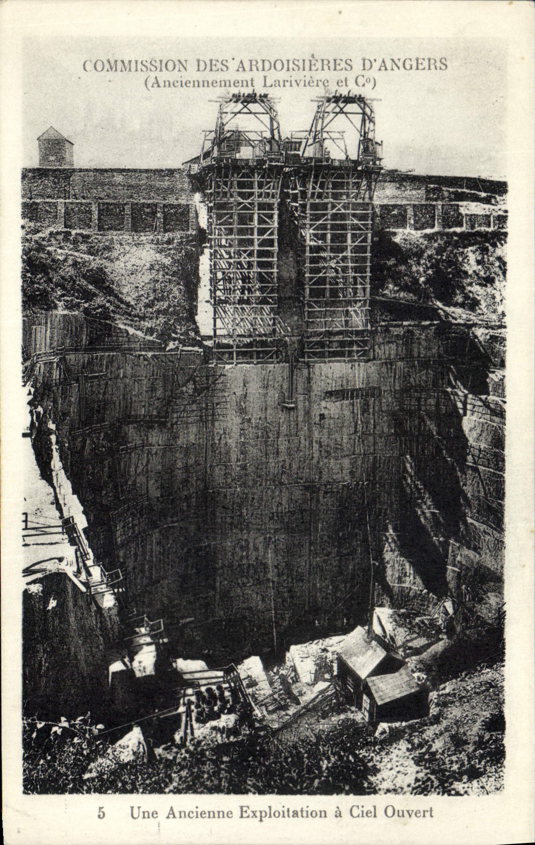 CPA Mine Mines Commission des ardoisieres d'Angers Lariviere et Cie Une ancienne exploitation a ciel ouvert