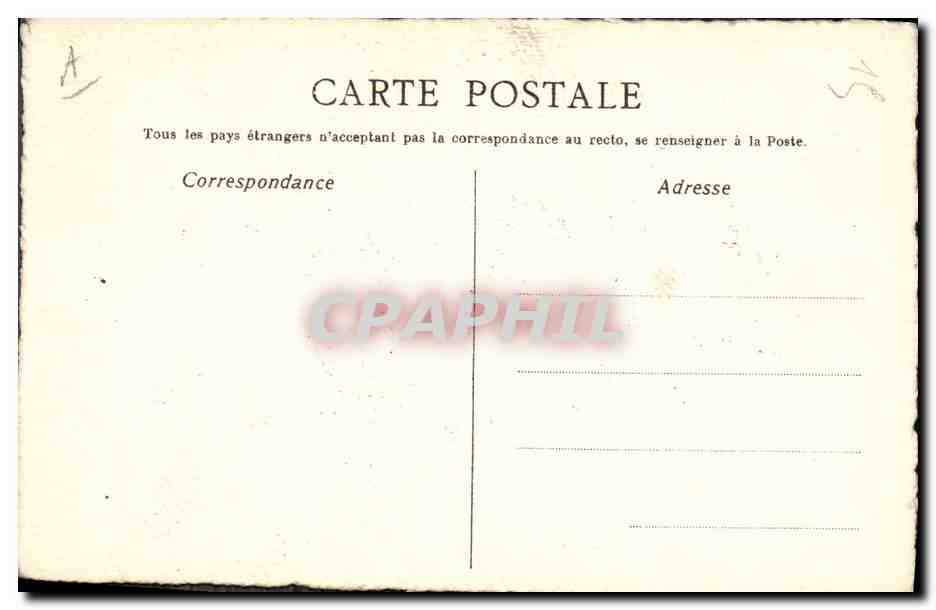 Femme en robe rose tenant un ballon tricolore — dessin signé 'Lucil' — éditeur CPAPHIL — Reverso