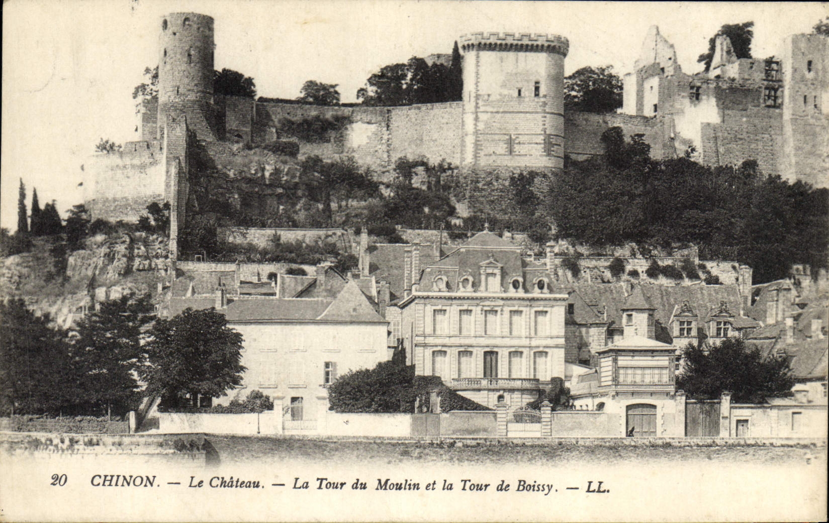 CPA Chateau Chinon La Tour du Moulin et la Tour de Boissy