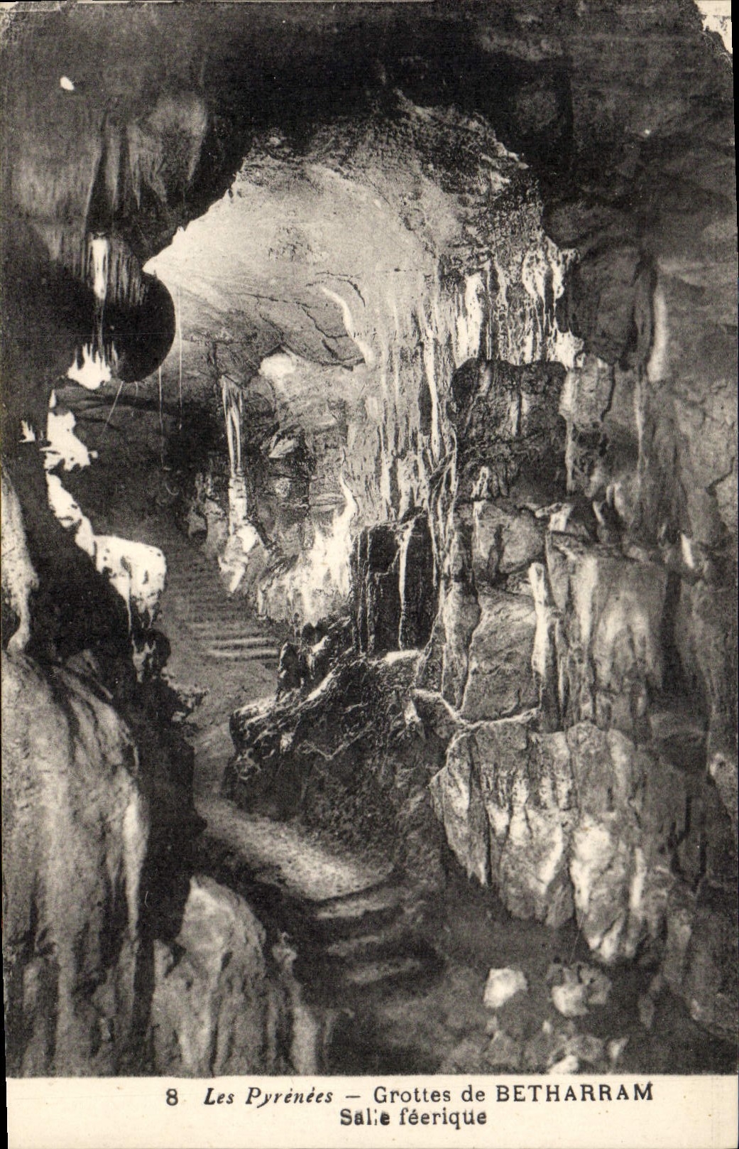Les Pyrénées – Grottes de BETHARRAM – Salle féerique