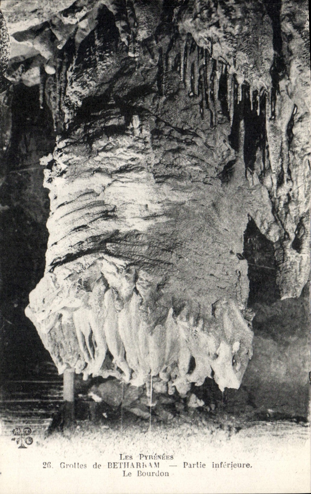Grottes de BETHARHAM — Partie inférieure — Le Bourdon — Les Pyrénées