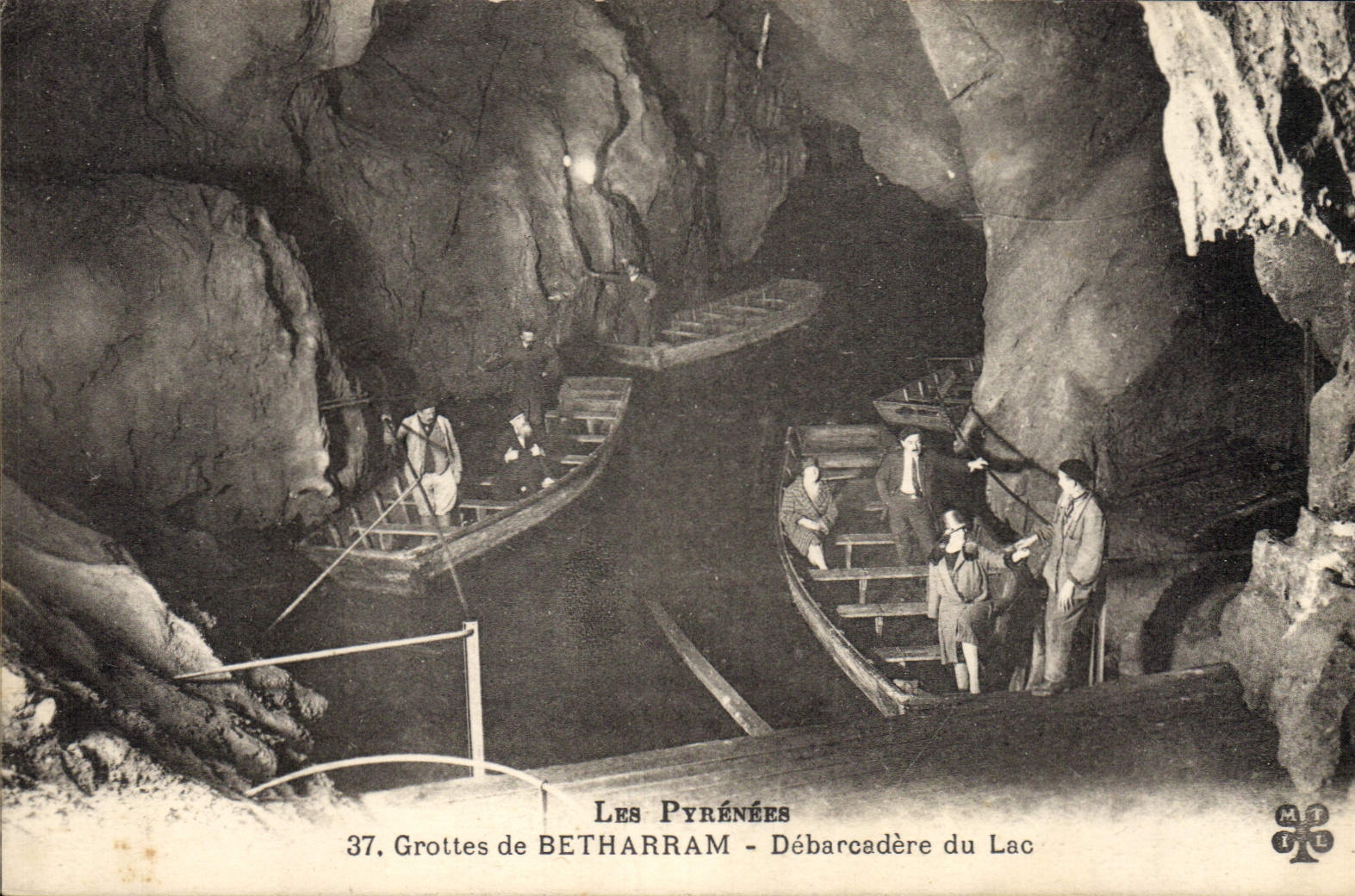 Grutas de BETHARRAM — Desembarcadero del Lago — Los Pirineos - Anverso