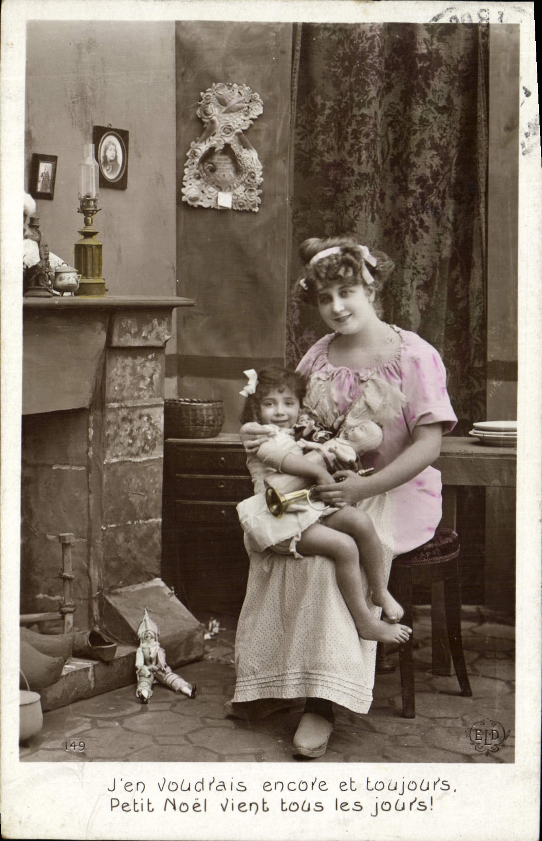 CPA Poupee Femme Enfant