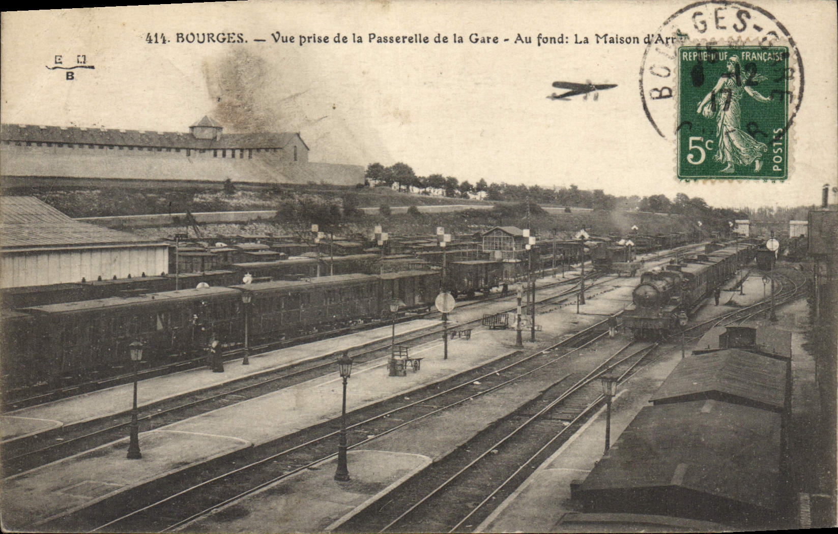 Bourges — Vue prise de la Passerelle de la Gare — Au fond: La Maison d'Arrêt