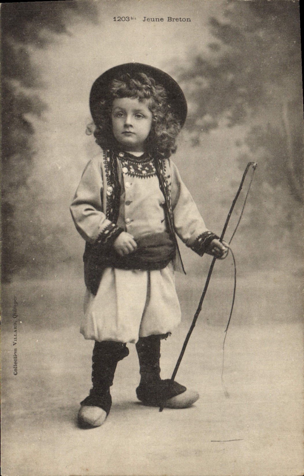 CPA Folklore Jeune Breton Enfant