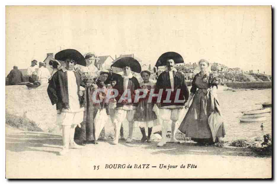 CPA Folklore Bourg de Batz Un jour de fete 