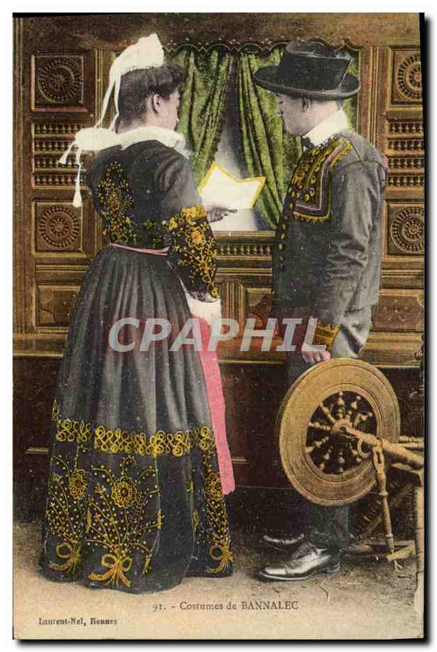 CPA Folklore Costumes de Bannalec
