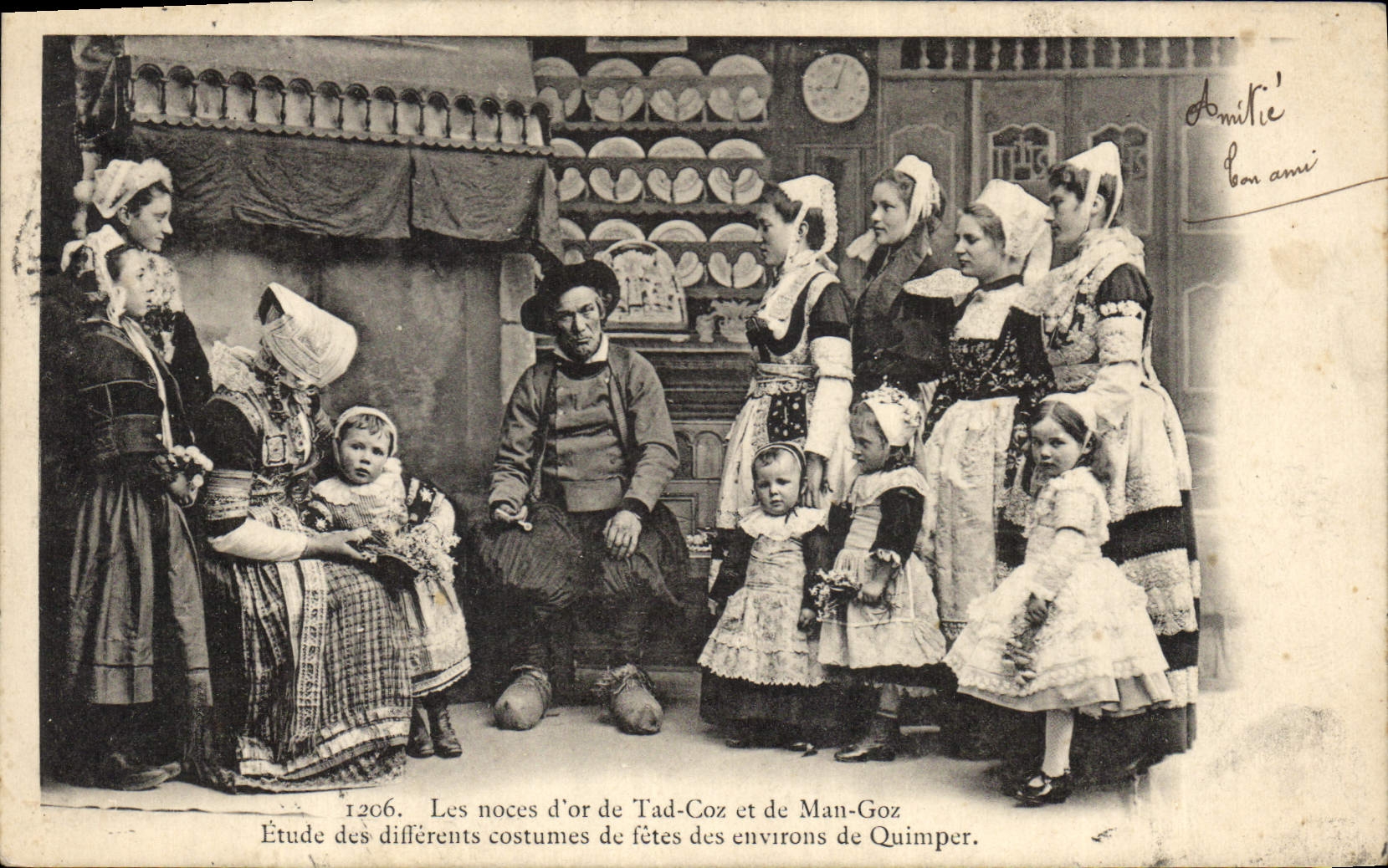 CPA Folklore Les noces d'or de Tad Coz et de man Goz Environs de Quimper