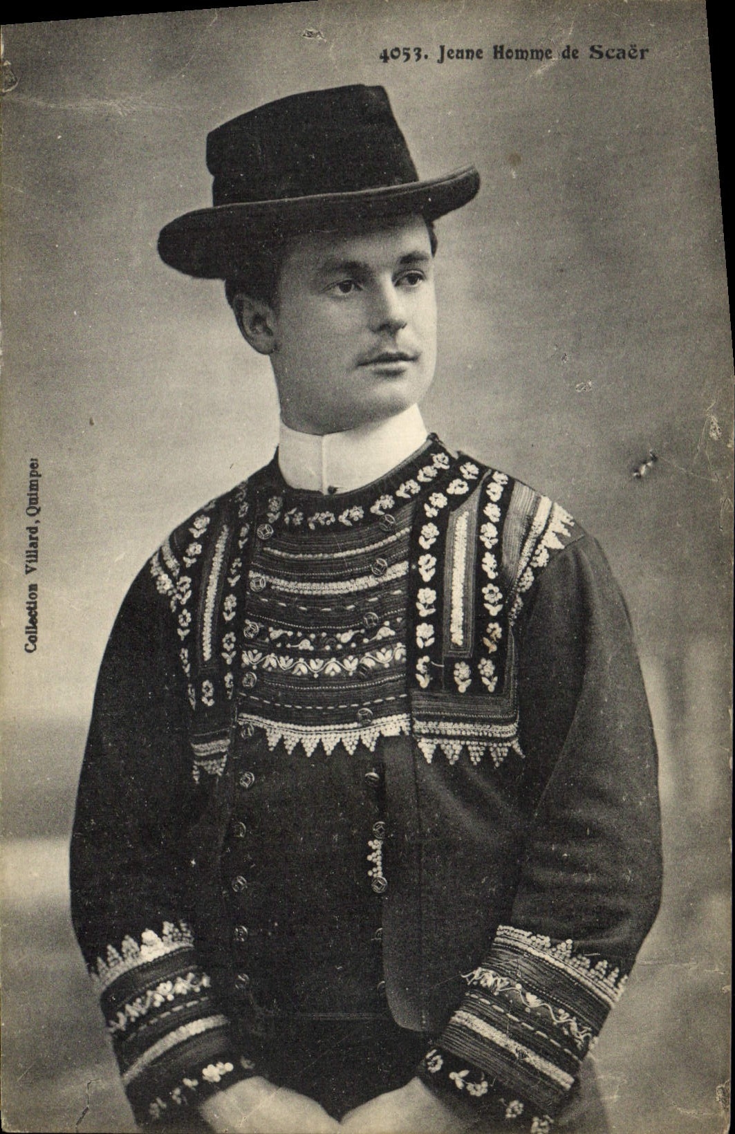 CPA Folklore Jeune homme de Scaer