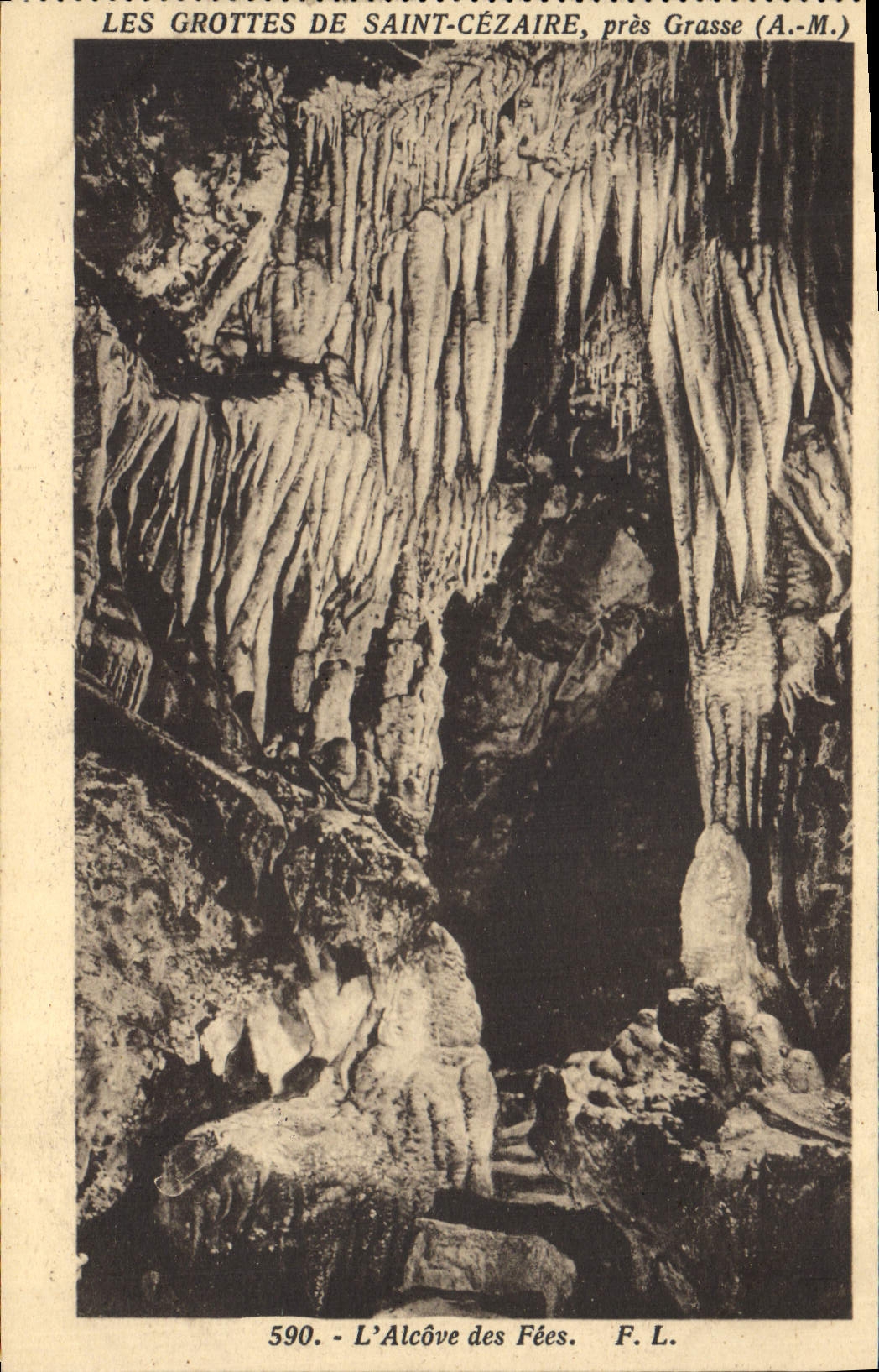 Les Grottes de Saint-Cézaire, près Grasse (A.-M.) — L’Alcôve des Fées — F. L. n° 590