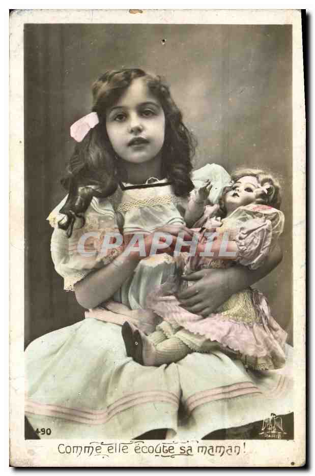 CPA Fantaisie Enfant Poupee Comme elle ecoute sa maman 