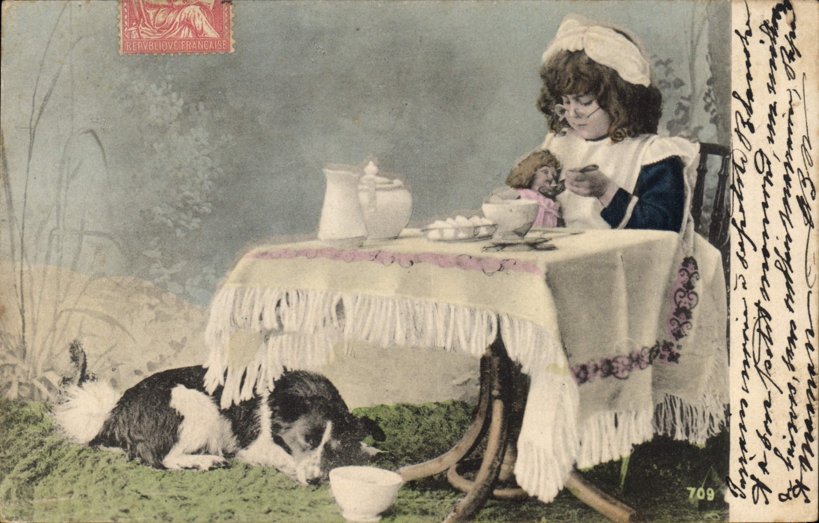 CPA Fantaisie Enfant Poupee Chien 