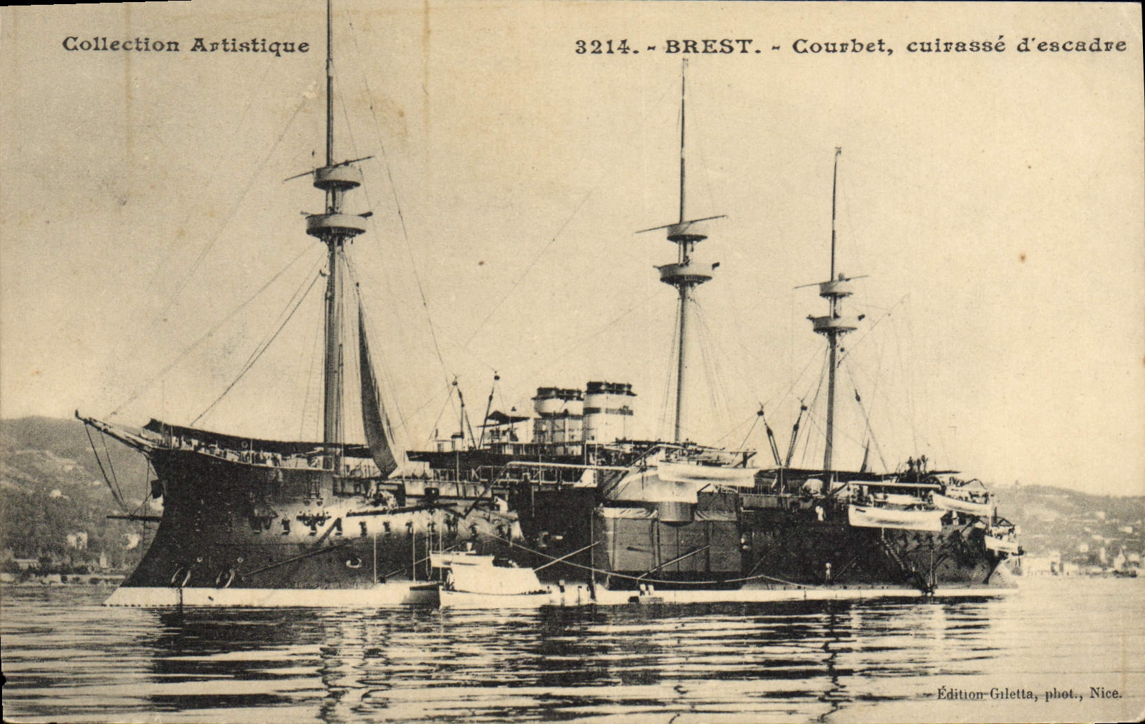 CPA Bateau de Guerre Brest Courbet Cuirasse d'escadre 