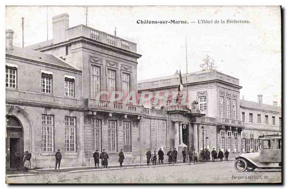 CPA L'Hotel de la Prefecture Chalons sur Marne 