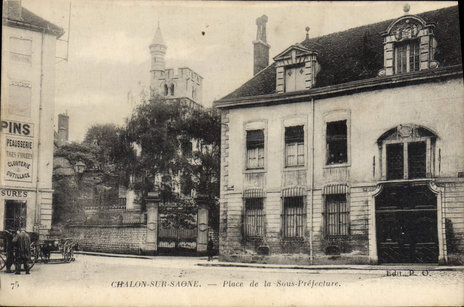 CPA Chalon sur Saone Place de la Sous Prefecture  