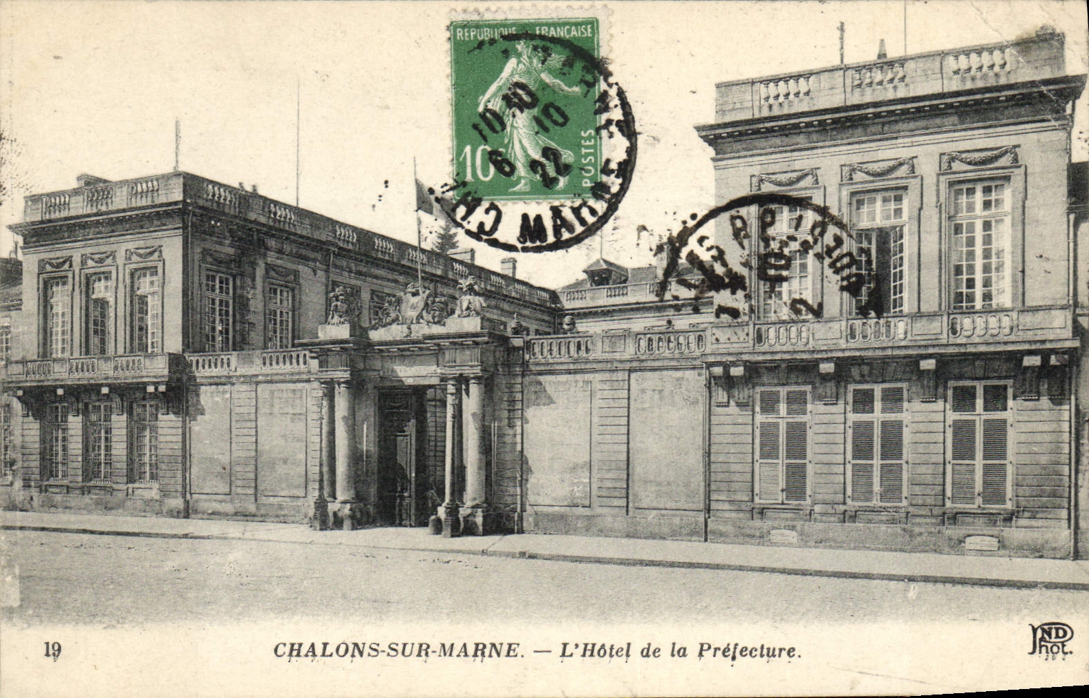 CPA Chalons sur Marne L'Hotel de la Prefecture  
