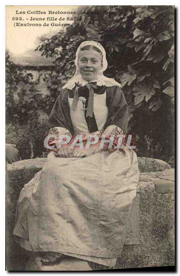 CPA Folklore Jeune fille de Saille Environs de Guerande 