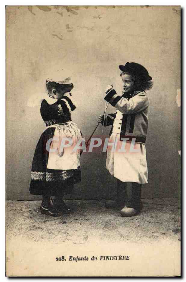 CPA Folklore Enfants du Finistere 