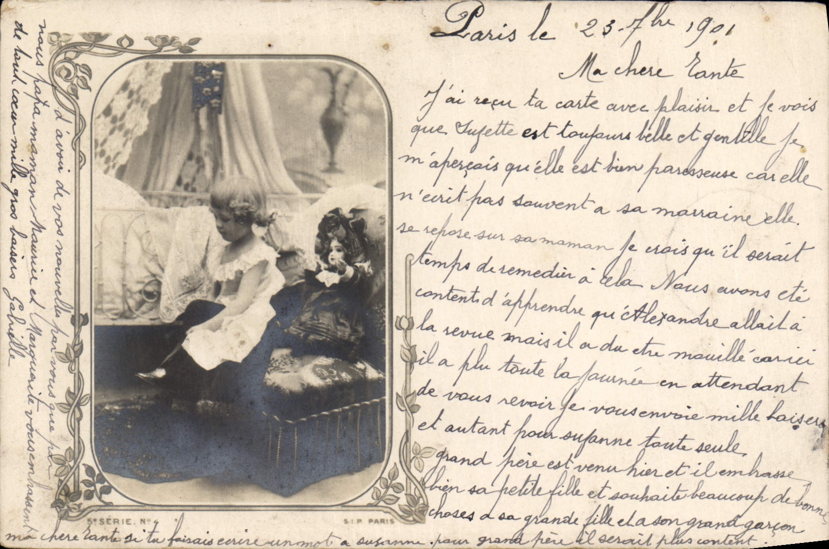 Fille jouant avec poupée — S.I.P. PARIS, série N° 61 — Paris, 23 septembre 1901