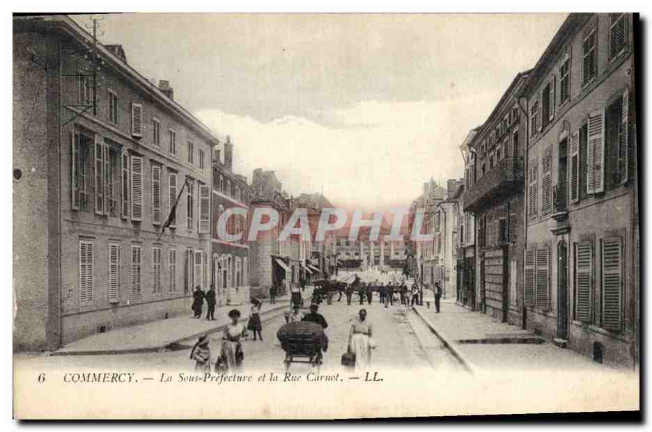 CPA Commercy La Sous Prefecture et la rue Carnot 