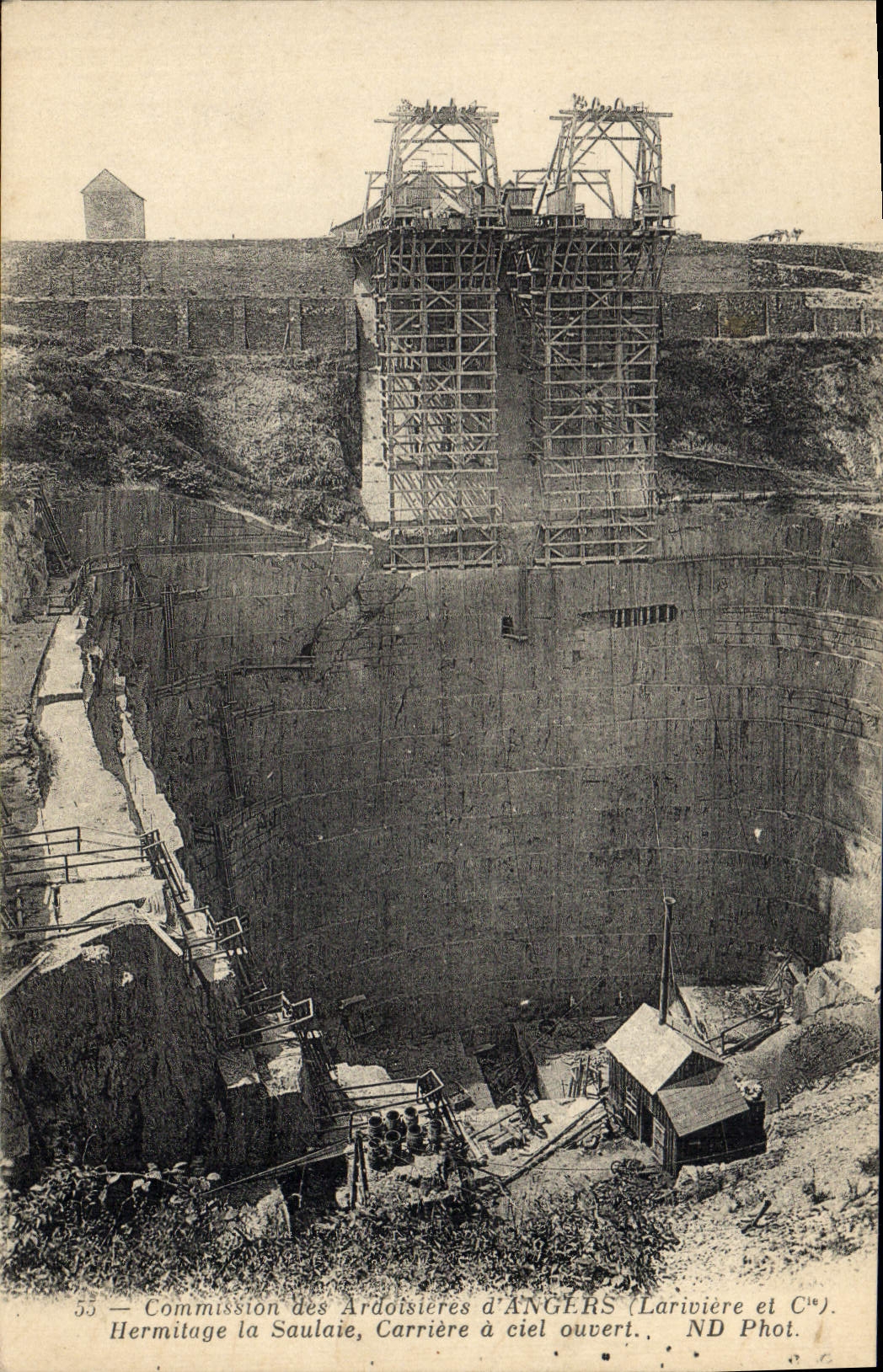 Hermitlage la Saulate — Carrière à ciel ouvert — Commission des Ardotsières d'ANGERS (Larivière et Cie). ND Phot.