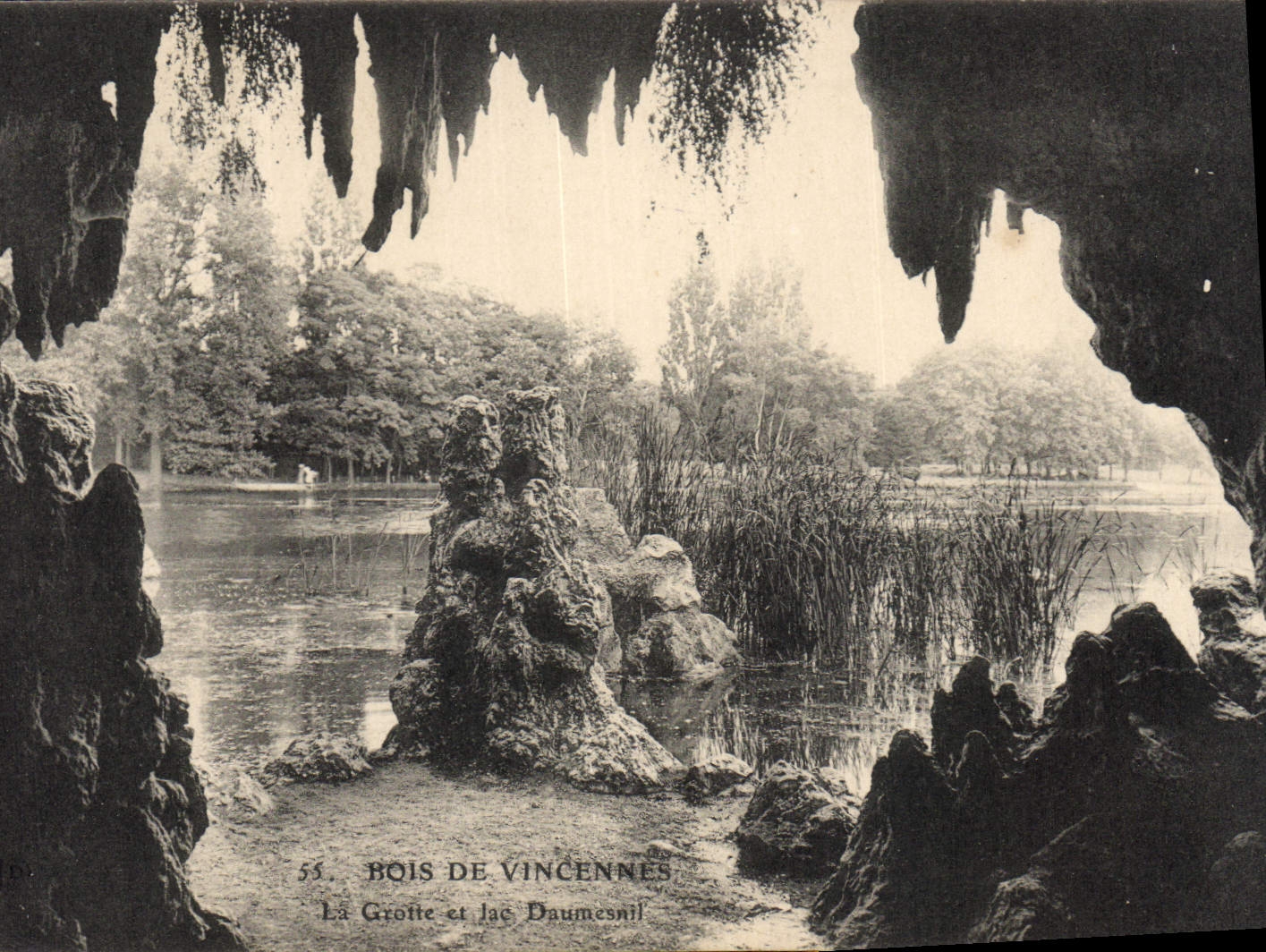 CPA Grotte de Daumesnil Bois de Vincennes Grottes  