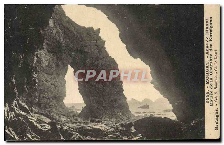 CPA Grotte Grottes Morgat Anse de Dinant Entree de la chambre des Korrigans