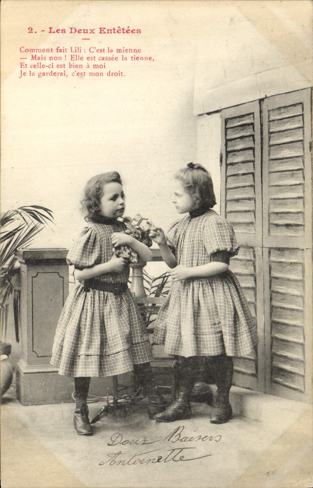 CPA Fantaisie Enfant Poupee Les deux entetees