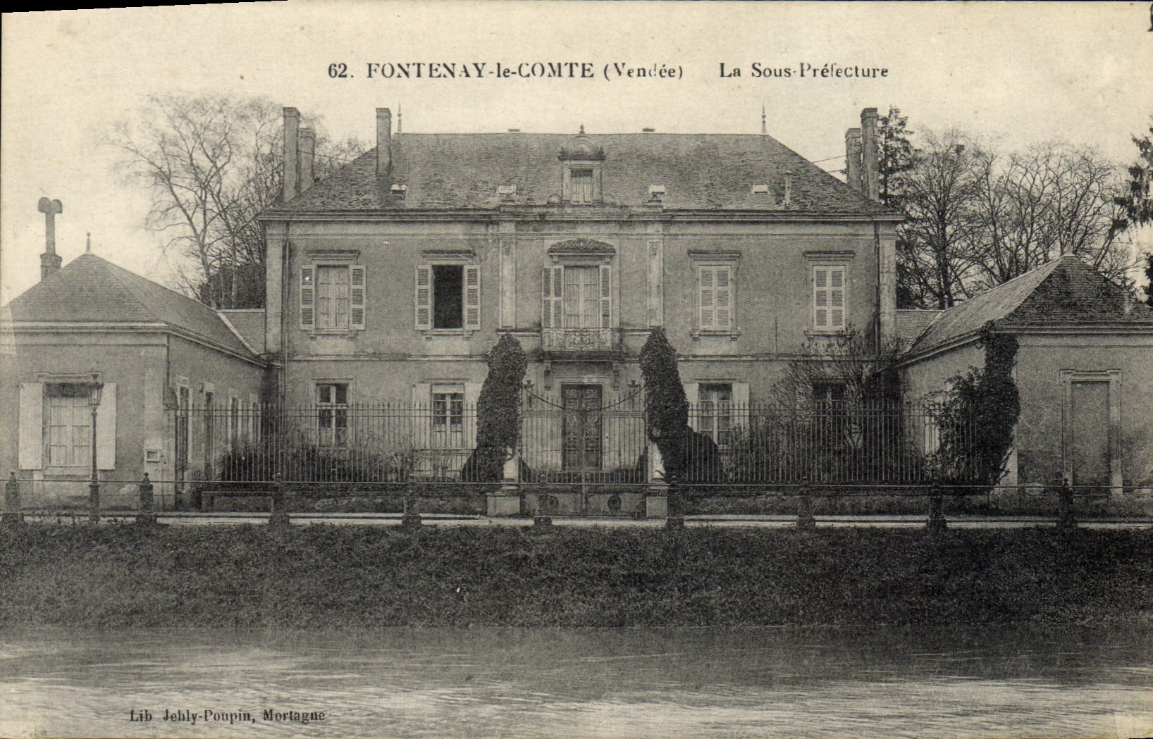 Fontenay-le-Comte (Vendée) — La Sous-Préfecture — Lib. Jehly-Poupin, Mortagne