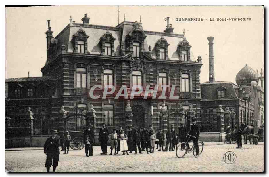 CPA Dunkerque La Sous Prefecture 