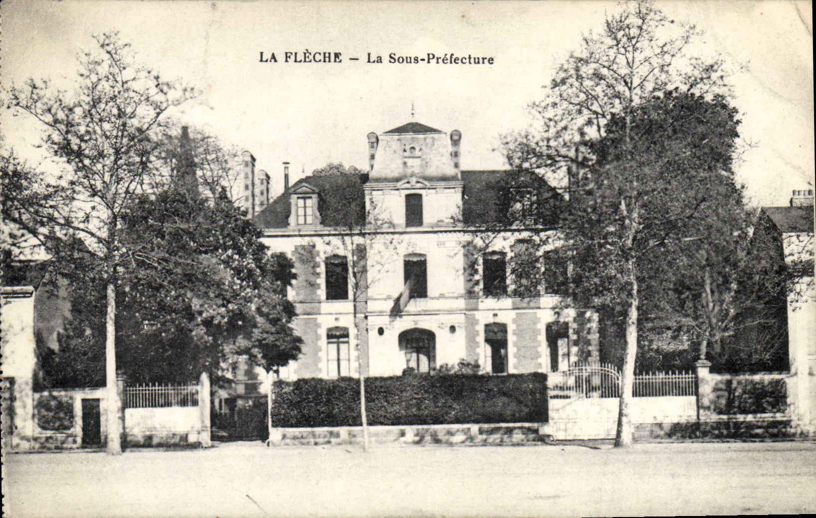 CPA La Fleche Prefecture 