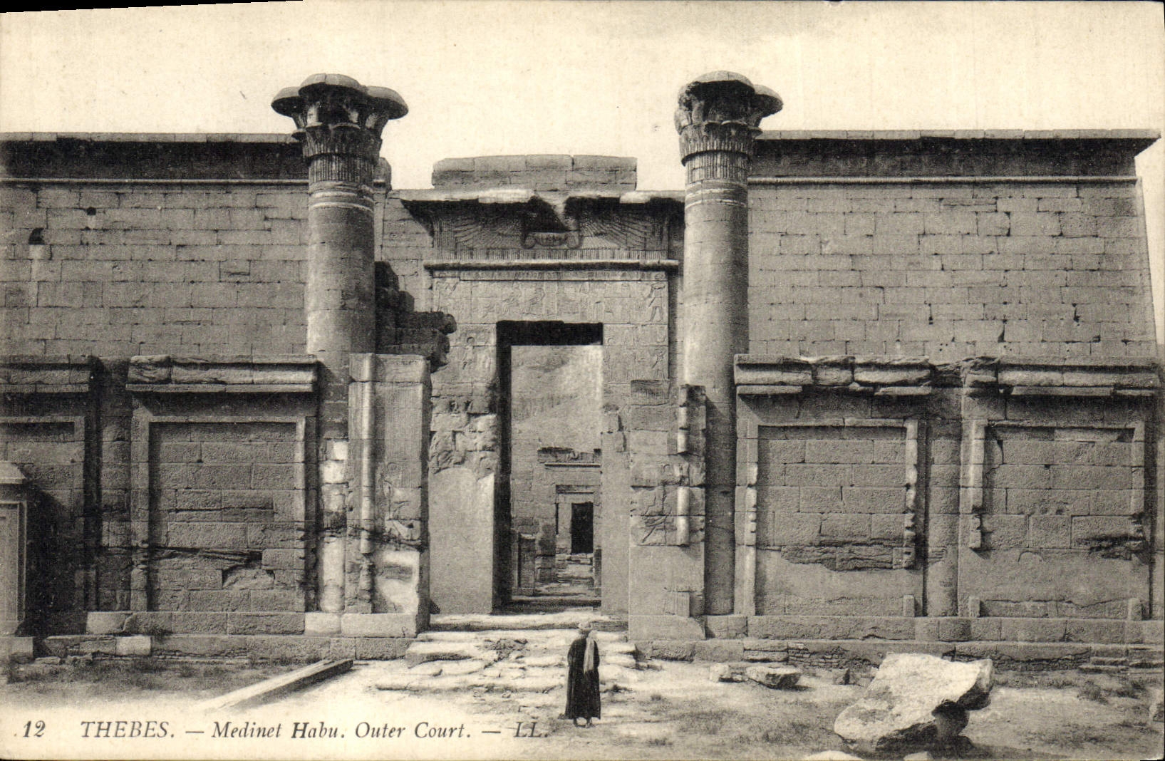 Thèbes — Médinet Habou. Cour extérieure — Éditeur I.L.