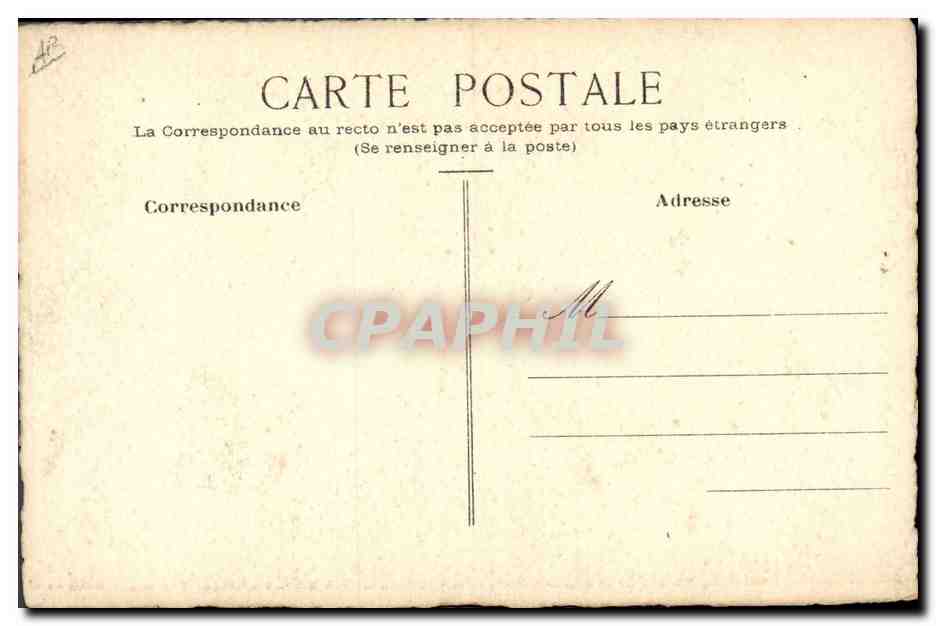 Femme en robe à volants et chapeau — avec gui de Noël — texte 'Bonne Année' — éditeur 'AR' (verso) — Back