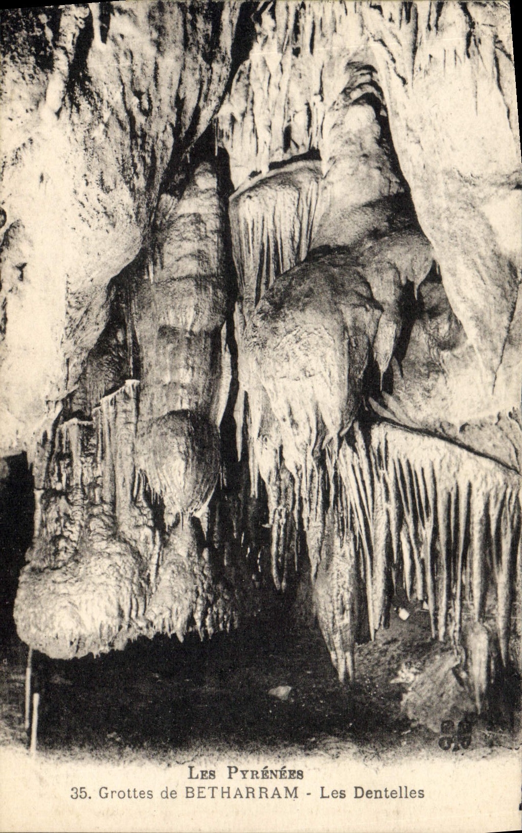 CPA Grottes de Betharram Les dentelles Grotte 