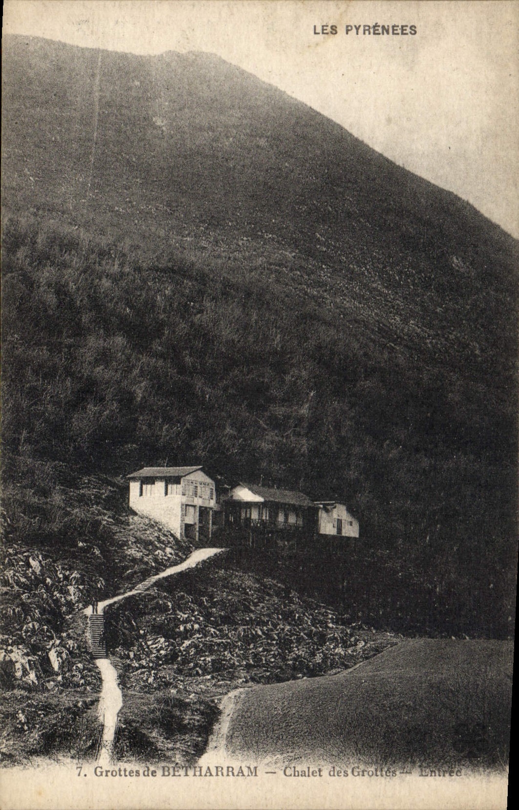CPA Grottes de Betharram Chalet des grottes Entree Grotte 