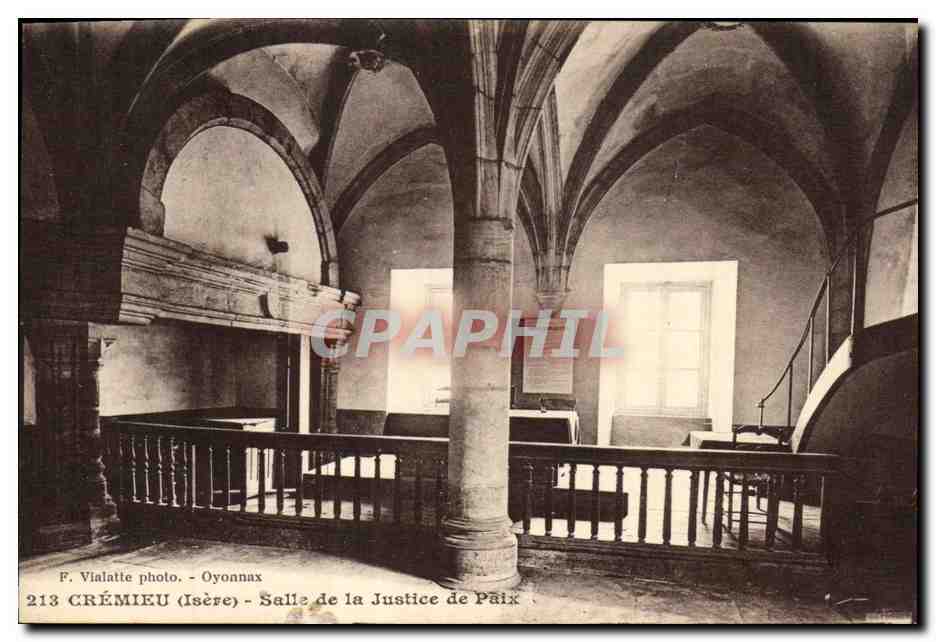 CPA Palais de justice Cremieu Salle de la justice de paix