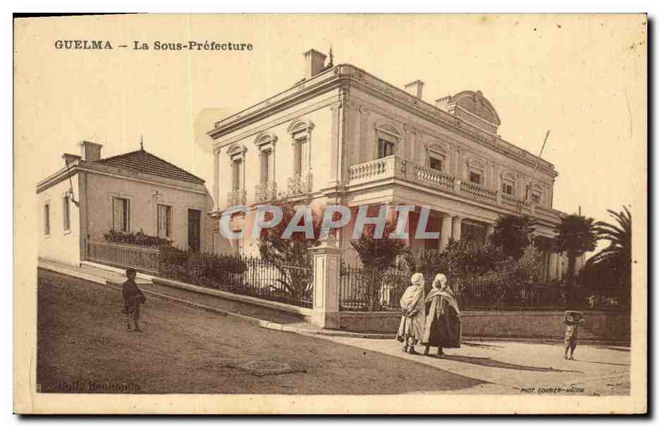 Guelma — La Sous-Préfecture — Phot. Courrier-Béchou