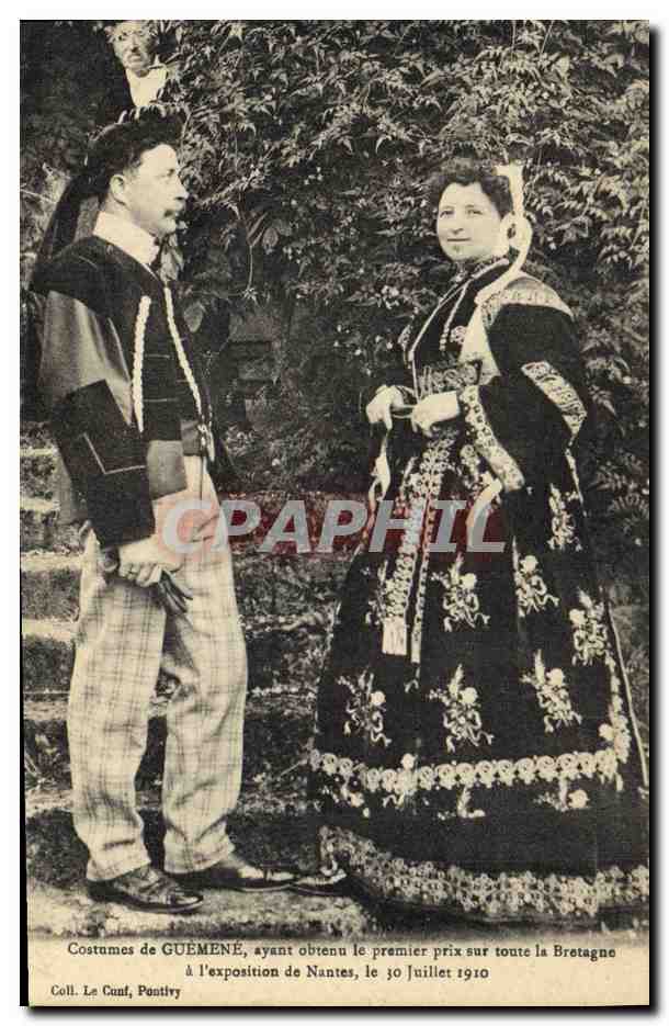 CPA Folklore Costumes de Guemene