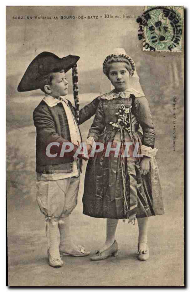 CPA Folklore Un mariage au Bourg de Batz Enfants