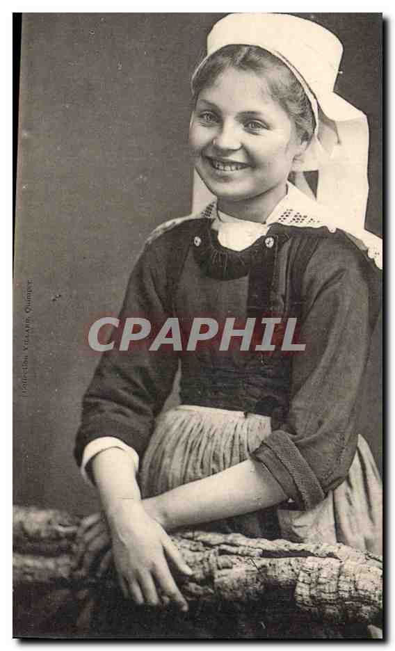 CPA Folklore Jeune fille de Quimperle 