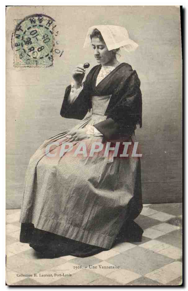 CPA Folklore Une Vannetaise