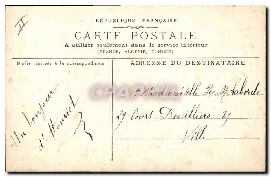 Jeune femme en robe rose tenant un bouquet — illustration — éditeur non visible — Verso