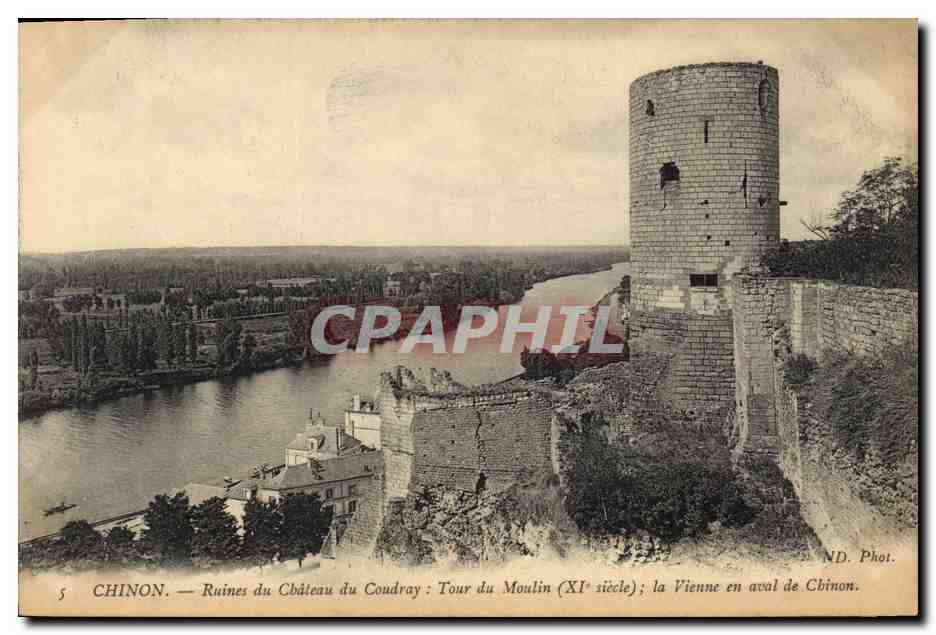 CPA Ruines du Chateau du Coudray La Vienne en aval de Chinon 