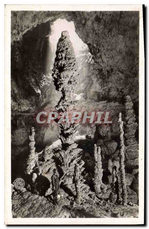 CPA Grotte Grottes Aven d'Orgnac Stalagmite en forme de pomme de pin