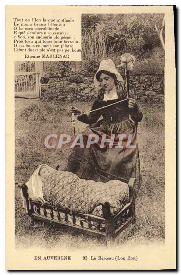 CPA Folklore En Auvergne Le Berceau Poupee 