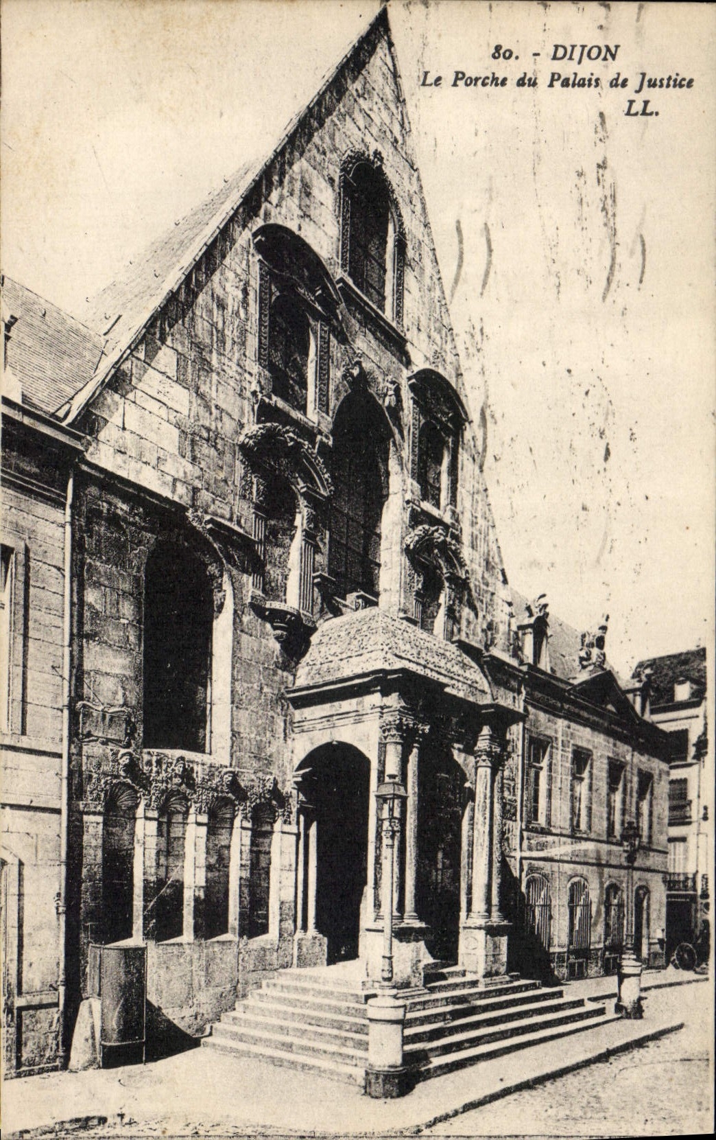 CPA Dijon Le porche du Palais de Justice 
