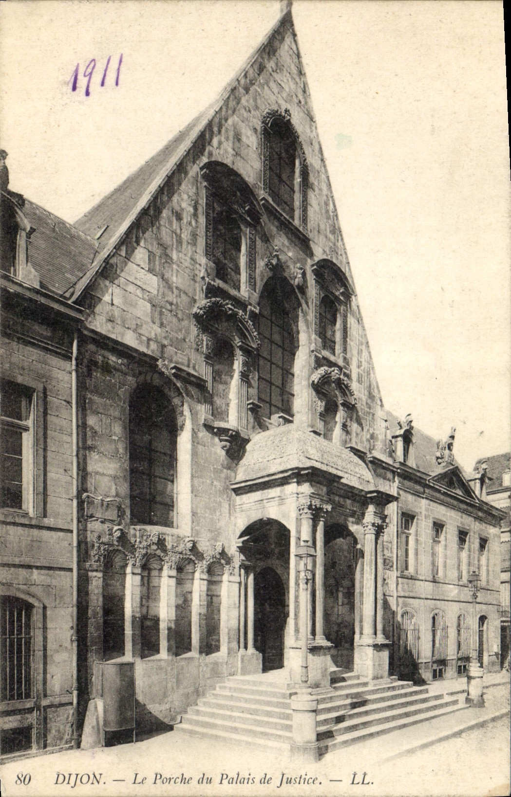 CPA Dijon Le porche du Palais de Justice 