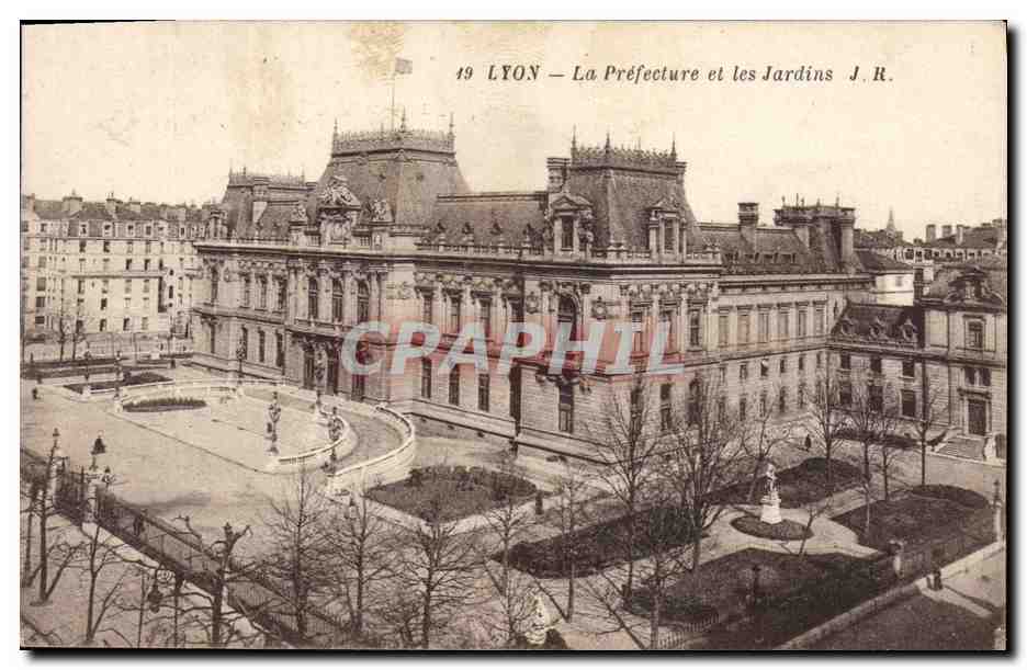 CPA Lyon La Prefecture et les jardins