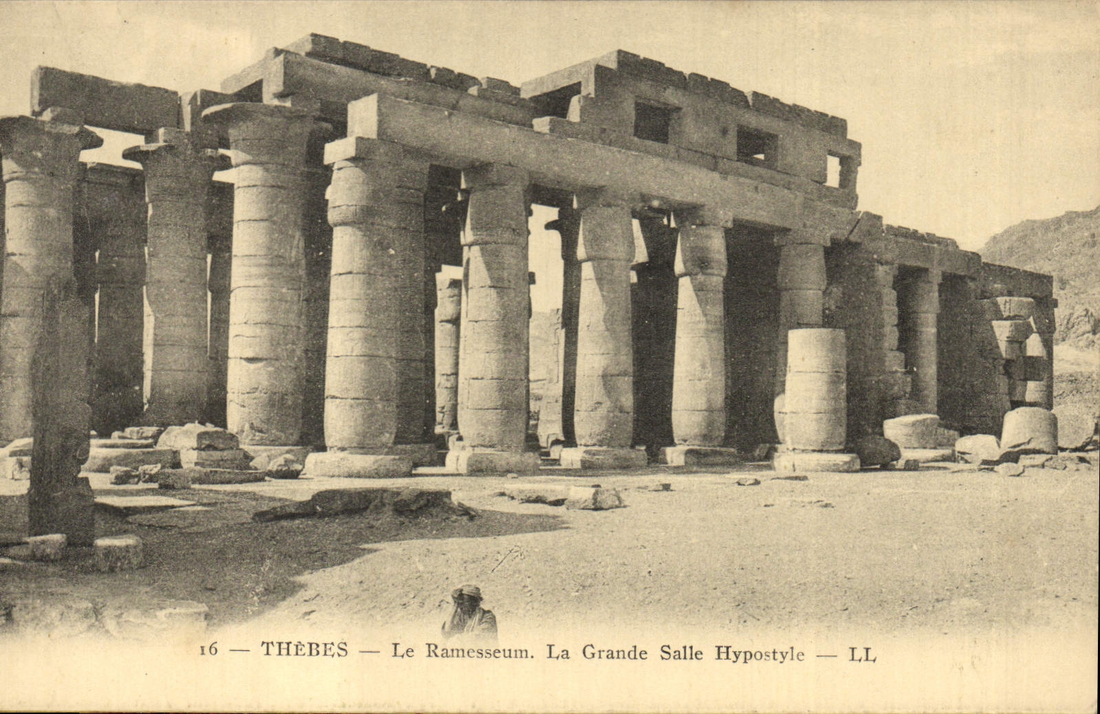 Thèbes — Le Ramesseum. La Grande Salle Hypostyle — LL